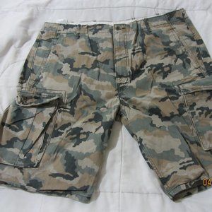 Levi's Cargo Shorts Men's Size 40 Camo